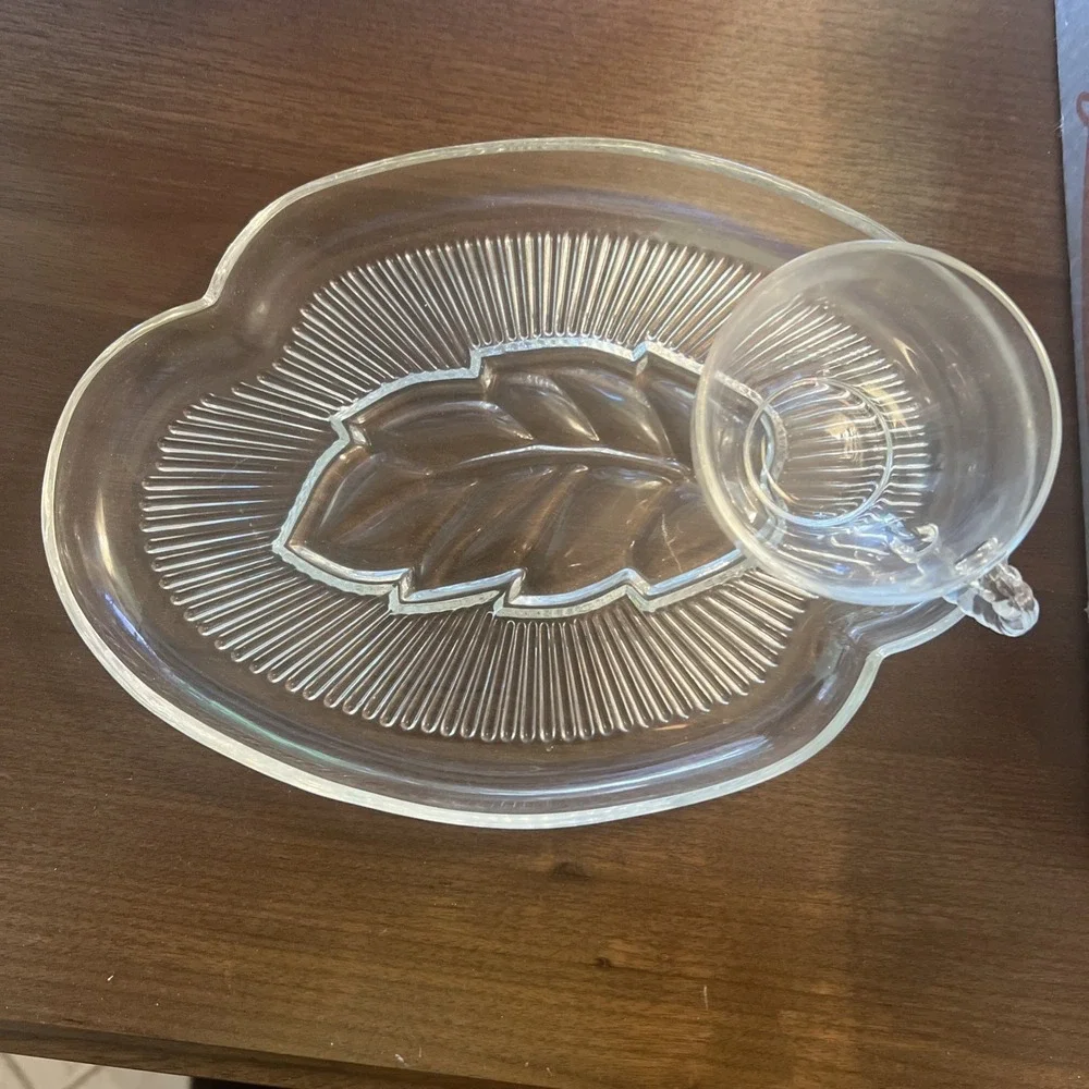 Vintage Woolworth's Federal Glass Snack Set Crystal Leaf 1959, 4 Place Settings